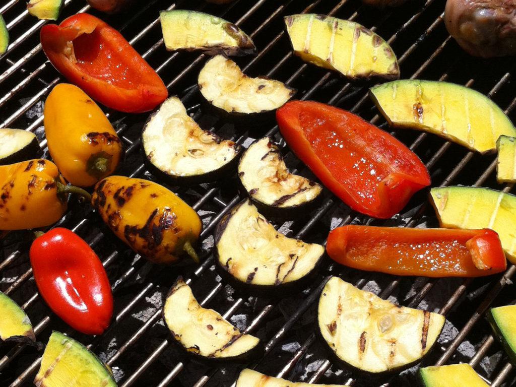 vegetarisch grillen - Foto: Corrie Barkliemore | Flickr | CC BY-SA 2.0